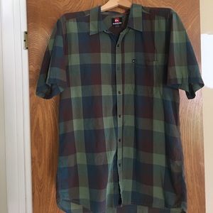 Short sleeve button